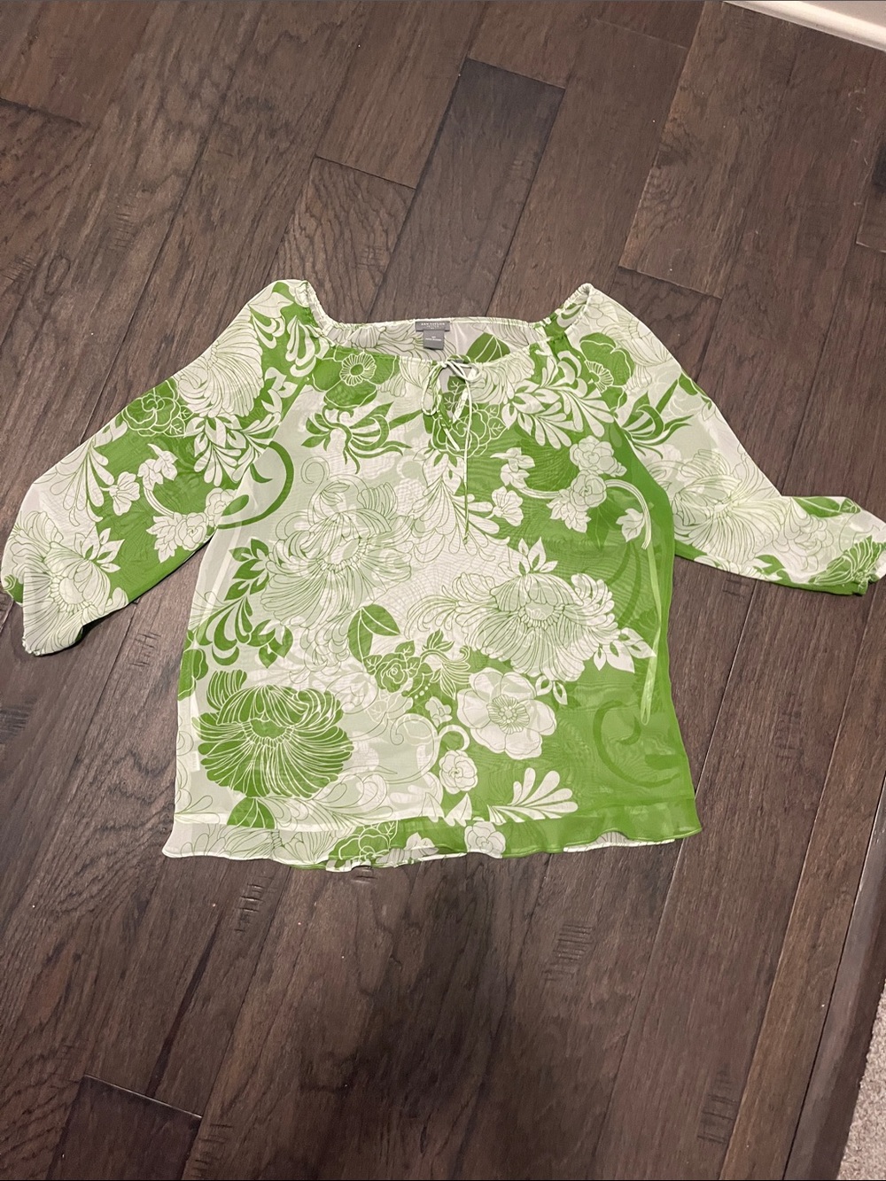 Ann Taylor Green and White Floral Tie-Neck Blouse